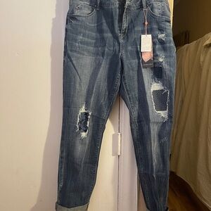 Laurie Felt Boyfriend Jeans in Distressed Blue